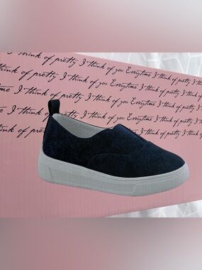 NWT Kensie Navy Slip-On Sneaker with White Sole